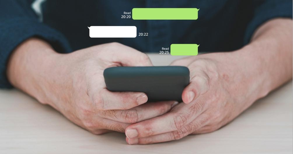 Messaging apps show outdated last seen