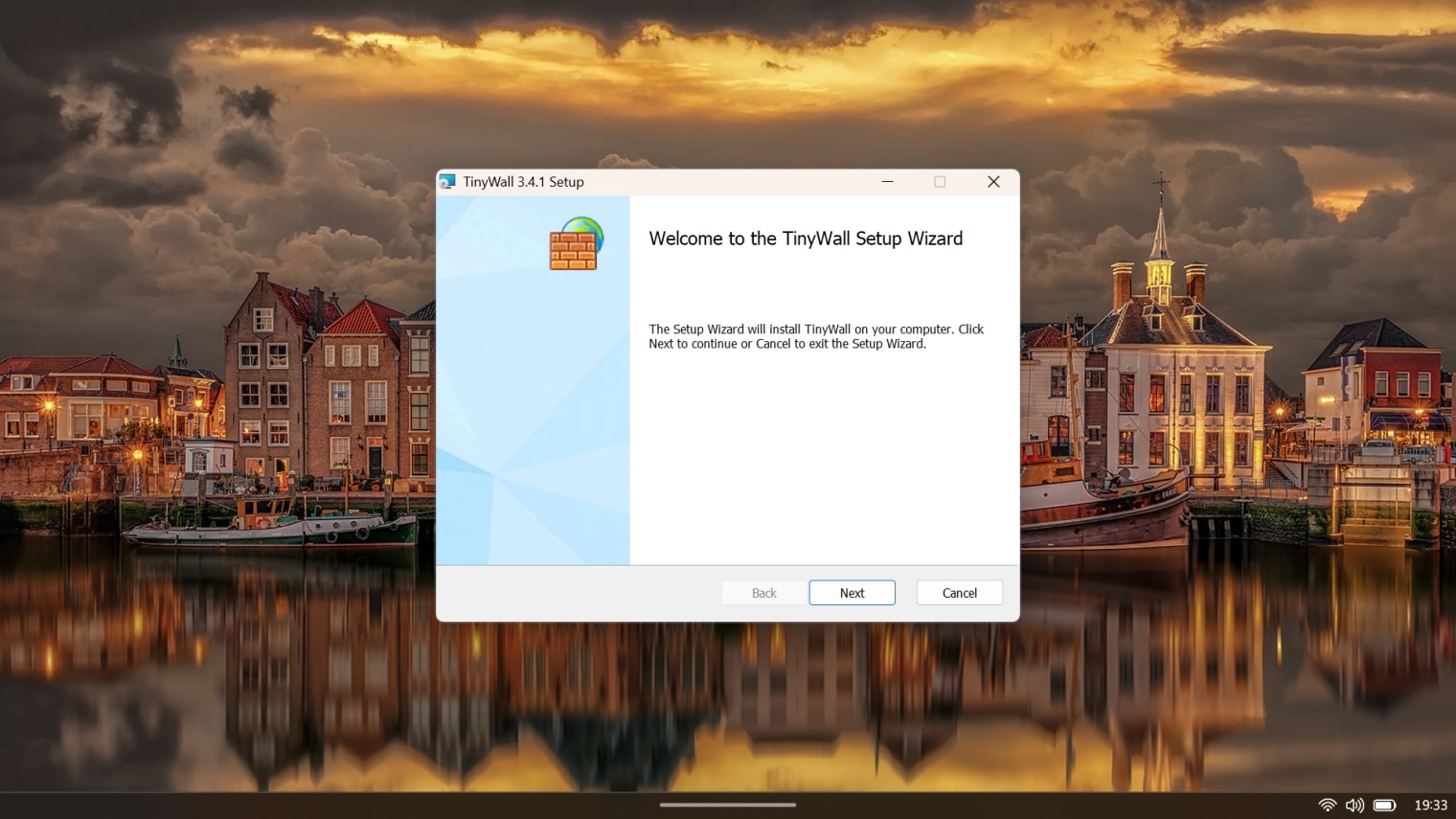 TinyWall Setup Wizard welcome screen initiating the installation process
